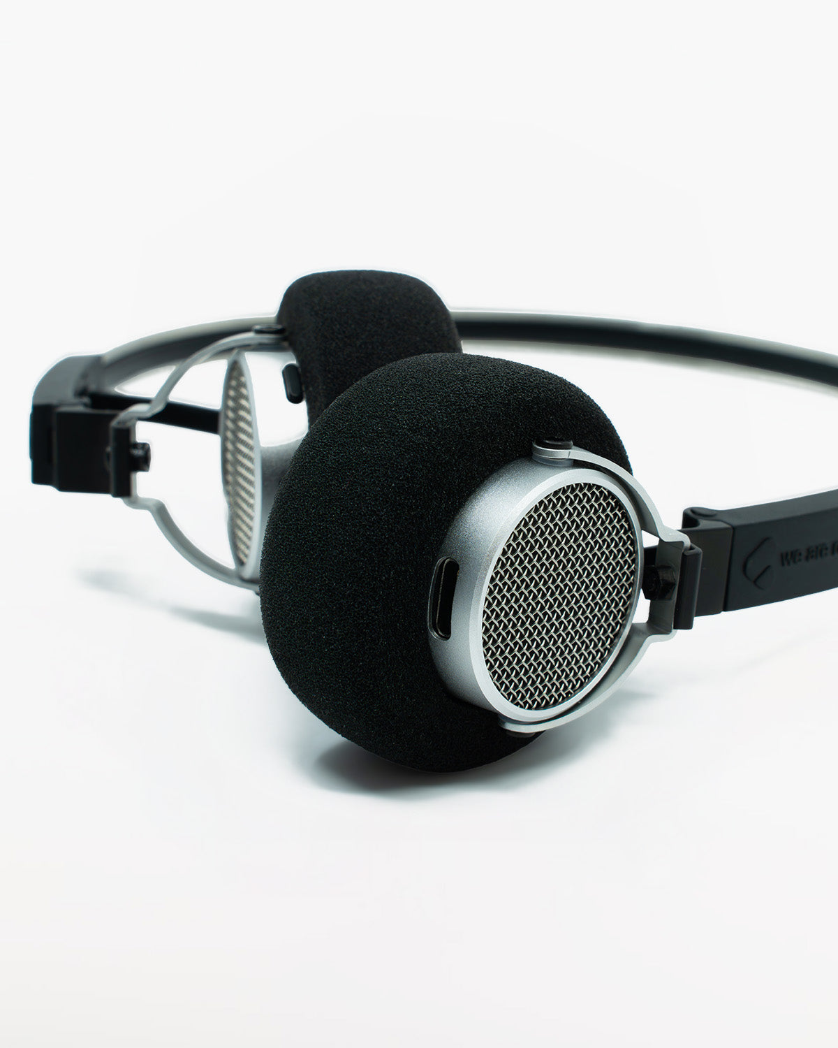 [Freddie] Headphones