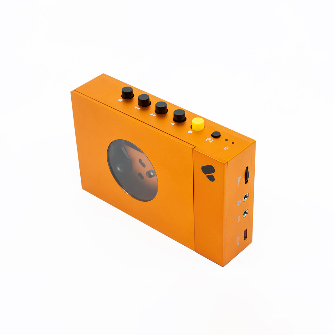 Orangefarbener Kassettenspieler • Serge